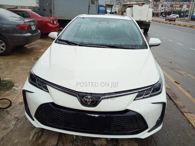 Toyota Corolla 2025 White
