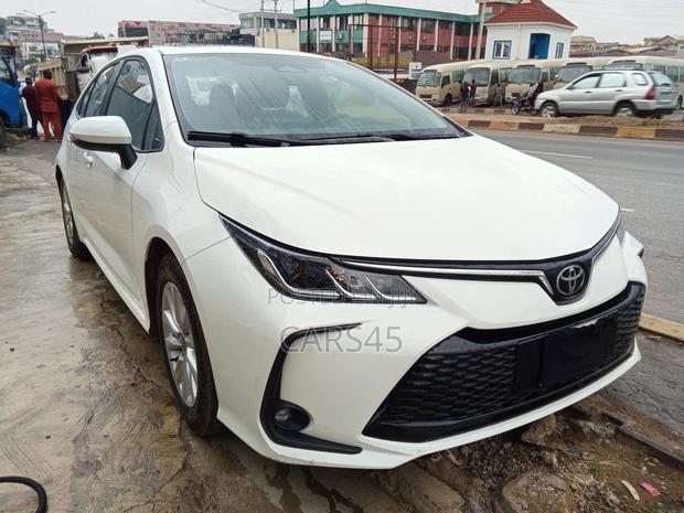 Toyota Corolla 2025 White