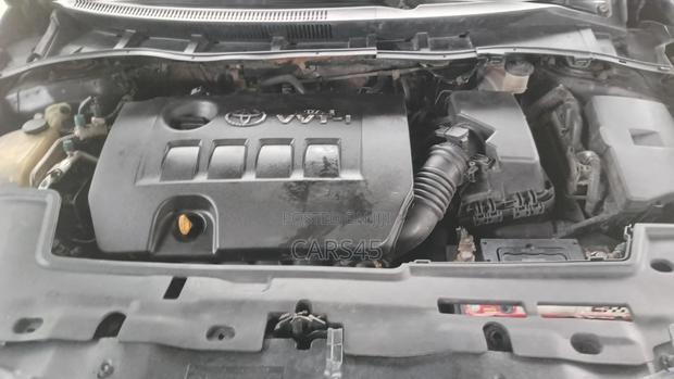 Toyota Corolla Base 4dr Sedan (1.8L 4cyl 5M) 2010 Black