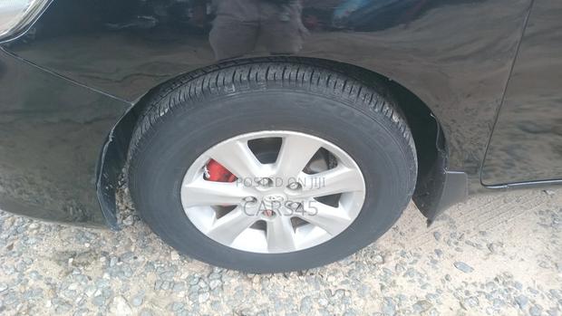 Toyota Corolla Base 4dr Sedan (1.8L 4cyl 5M) 2010 Black
