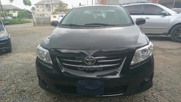 Toyota Corolla Base 4dr Sedan (1.8L 4cyl 5M) 2010 Black