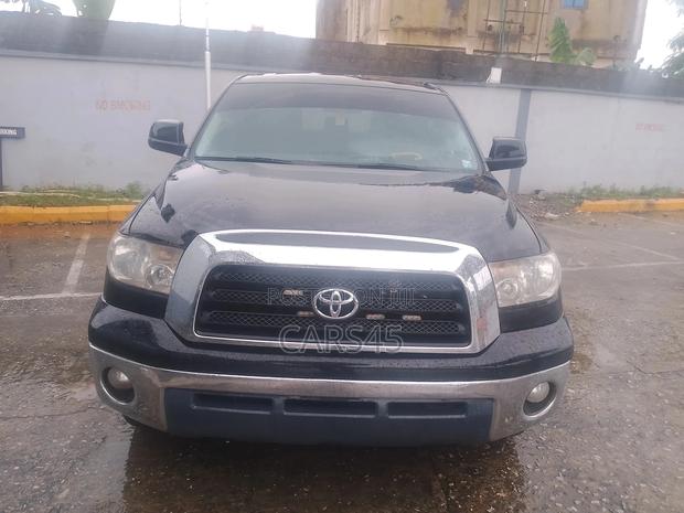 Toyota Tundra 2012 Black