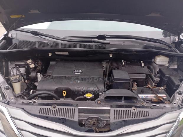 Toyota Sienna 2014 Gray