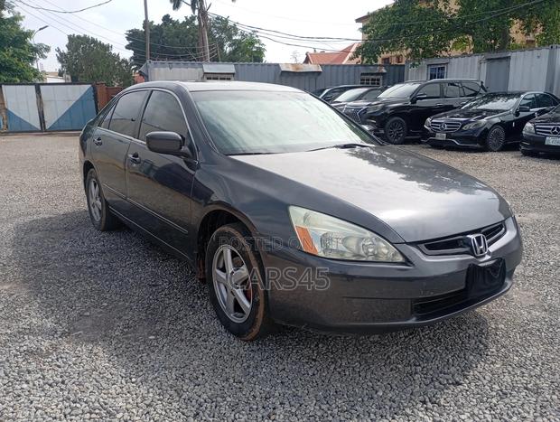Honda Accord 2005 Gray