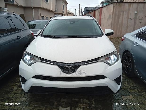 Toyota RAV4 2017 White