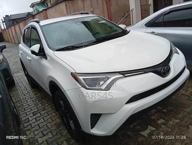 Toyota RAV4 2017 White