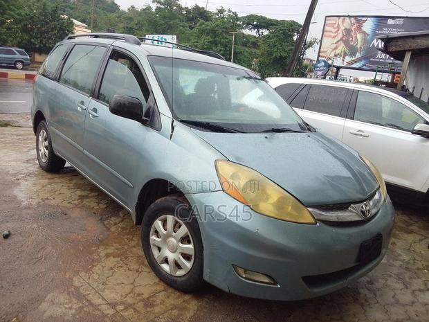 Toyota Sienna 2006 Silver