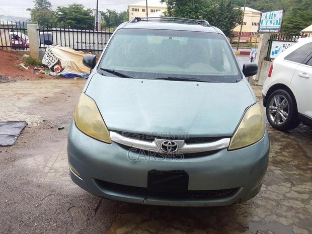 Toyota Sienna 2006 Silver