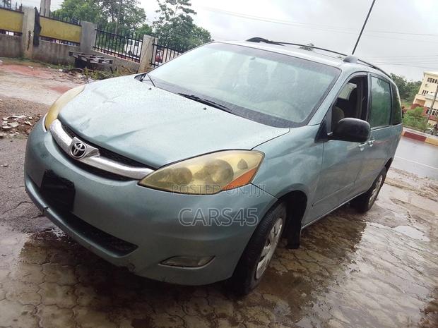 Toyota Sienna 2006 Silver