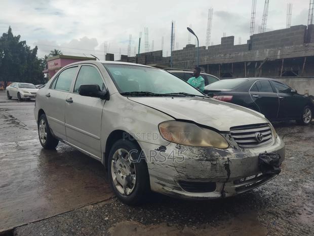 Toyota Corolla 2004 Gray