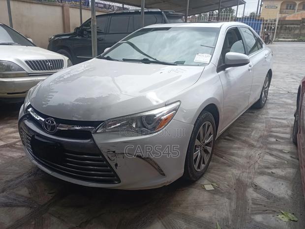 Toyota Camry 2015 White