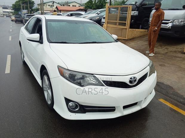 Toyota Camry 2013 White