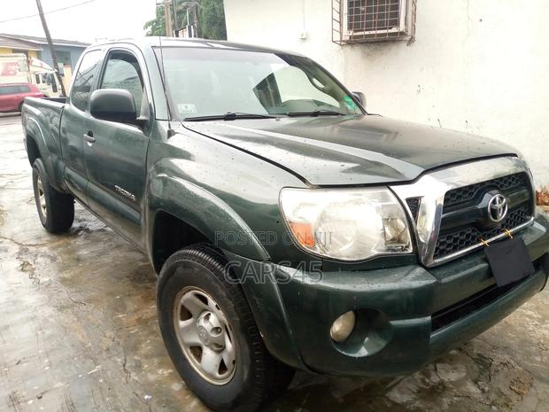 Toyota Tacoma 2011 Green