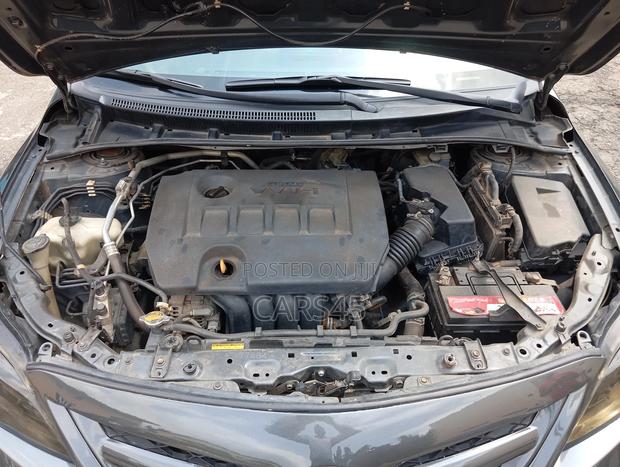Toyota Corolla 2011 Gray
