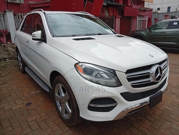 Mercedes-Benz GLE-Class 2017 Beige