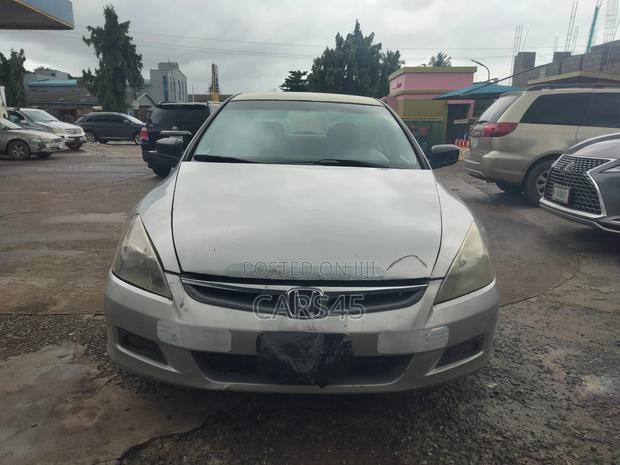 Honda Accord 2005 Silver