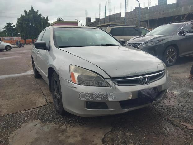 Honda Accord 2005 Silver