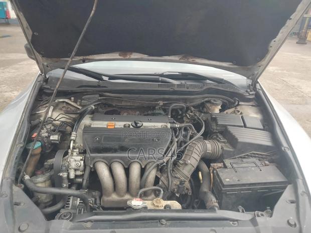 Honda Accord 2005 Silver