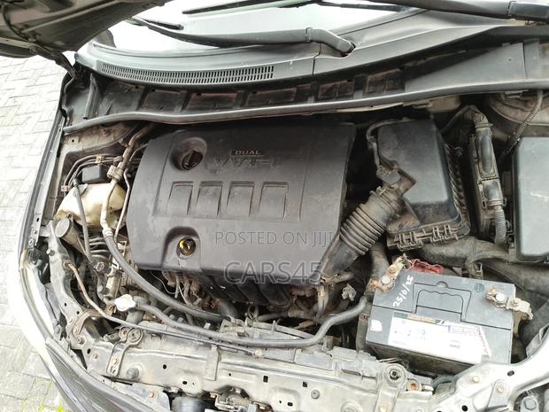 Toyota Corolla 2010 Gray