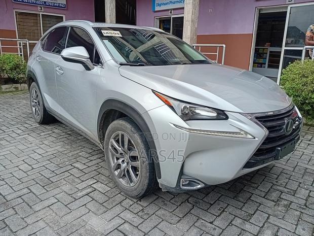 Lexus NX 200 FWD 2016 Silver