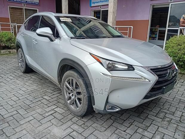 Lexus NX 200 FWD 2016 Silver