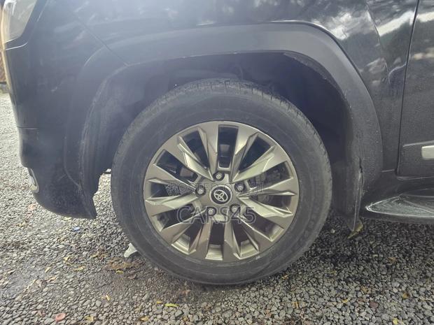 Toyota Land Cruiser 2014 Black