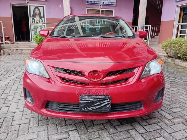 Toyota Corolla 2011 Red