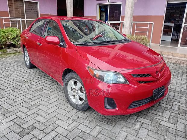 Toyota Corolla 2011 Red