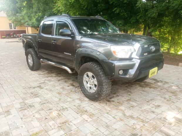 Toyota Tacoma 2dr Regular Cab 4WD 6.1 ft. SB (2.7L 4cyl 4A) 2014 Gray