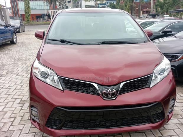 Toyota Sienna LE 7 Passenger Mobility (3.5L 6cyl 8A) 2017 Burgandy