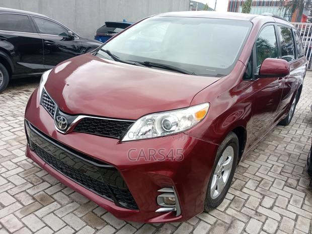 Toyota Sienna LE 7 Passenger Mobility (3.5L 6cyl 8A) 2017 Burgandy