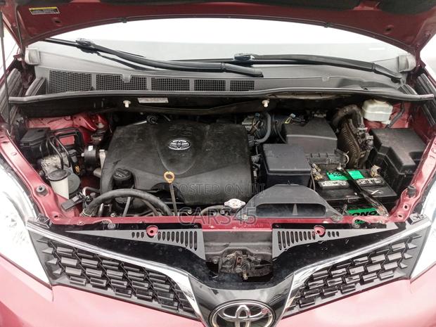Toyota Sienna LE 7 Passenger Mobility (3.5L 6cyl 8A) 2017 Burgandy