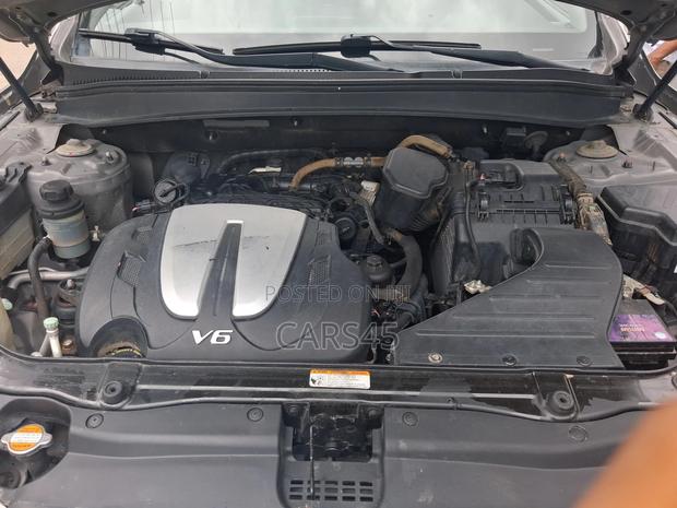 Hyundai Santa Fe 2011 Gray