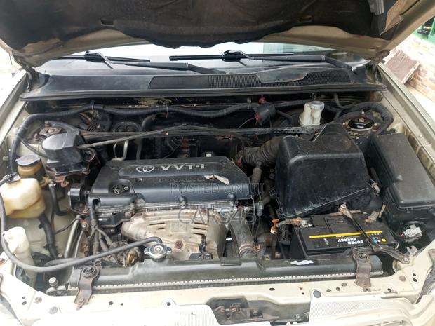 Toyota Highlander 2002 Gold