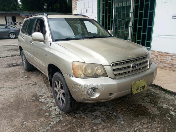 Toyota Highlander 2002 Gold