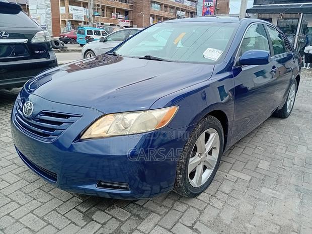 Toyota Camry SE 4dr Sedan (2.5L 4cyl 6A) 2011 Blue