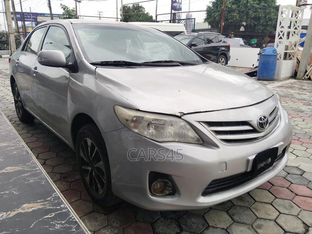 Toyota Corolla 2012 Silver