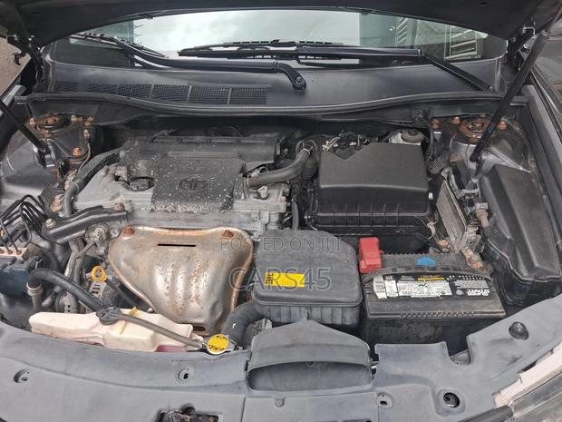 Toyota Camry SE 4dr Sedan (2.5L 4cyl 6A) 2012 Gray