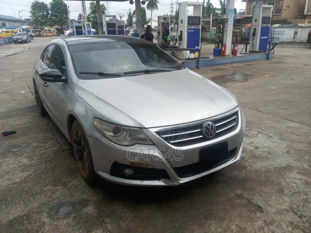 Volkswagen Passat 2012 Silver