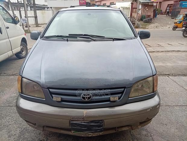 Toyota Sienna 2003 Blue