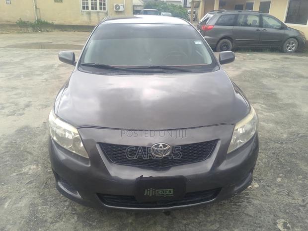 Toyota Corolla 2010 Gray