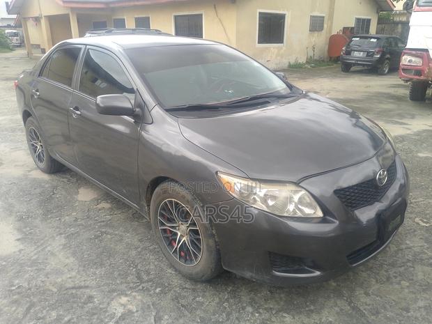 Toyota Corolla 2010 Gray