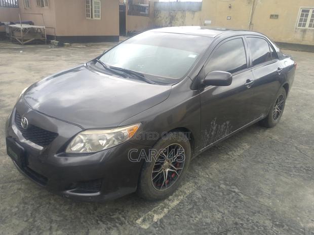 Toyota Corolla 2010 Gray