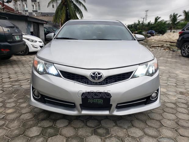 Toyota Camry 2014 Silver
