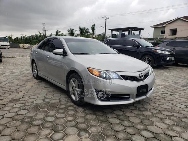 Toyota Camry 2014 Silver