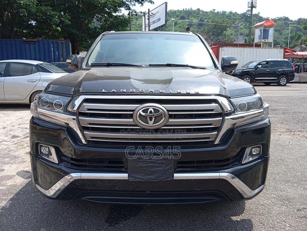 Toyota Land Cruiser 2010 Black