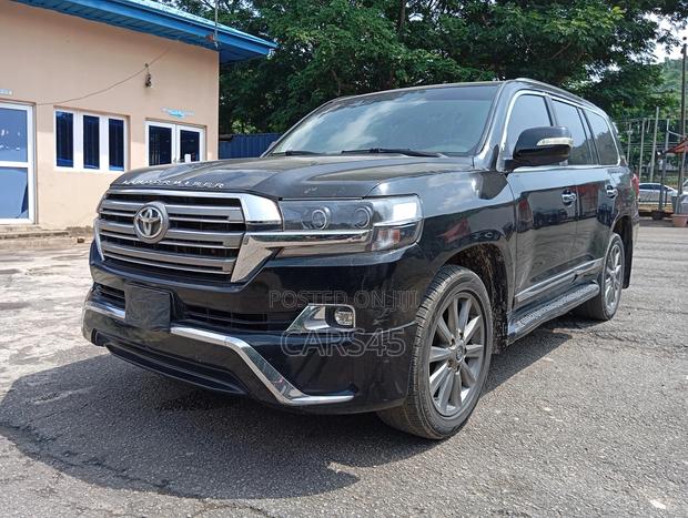 Toyota Land Cruiser 2010 Black