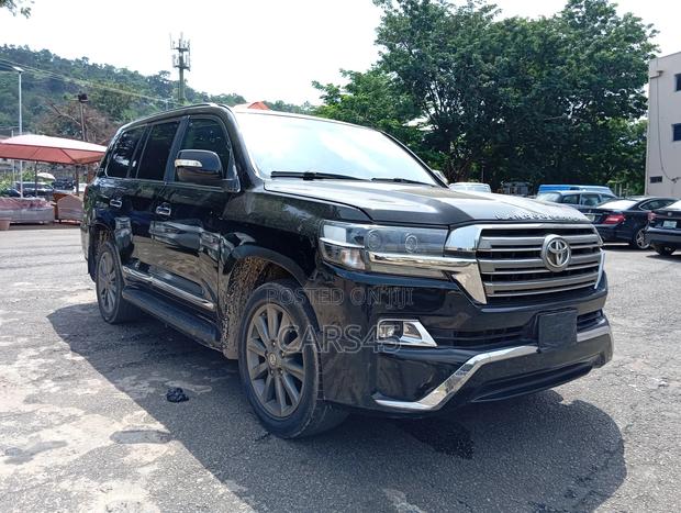 Toyota Land Cruiser 2010 Black