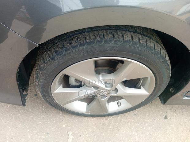 Toyota Camry 2012 Gray