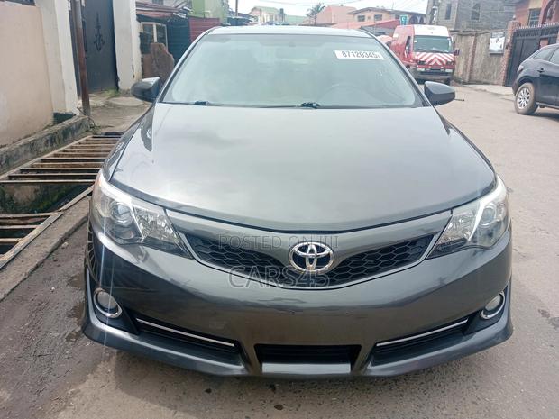 Toyota Camry 2012 Gray
